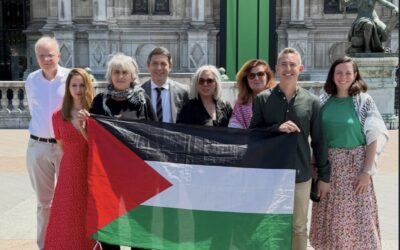 Paris décerne la citoyenneté d&rsquo;honneur aux civils et aux journalistes palestiniens 🇵🇸